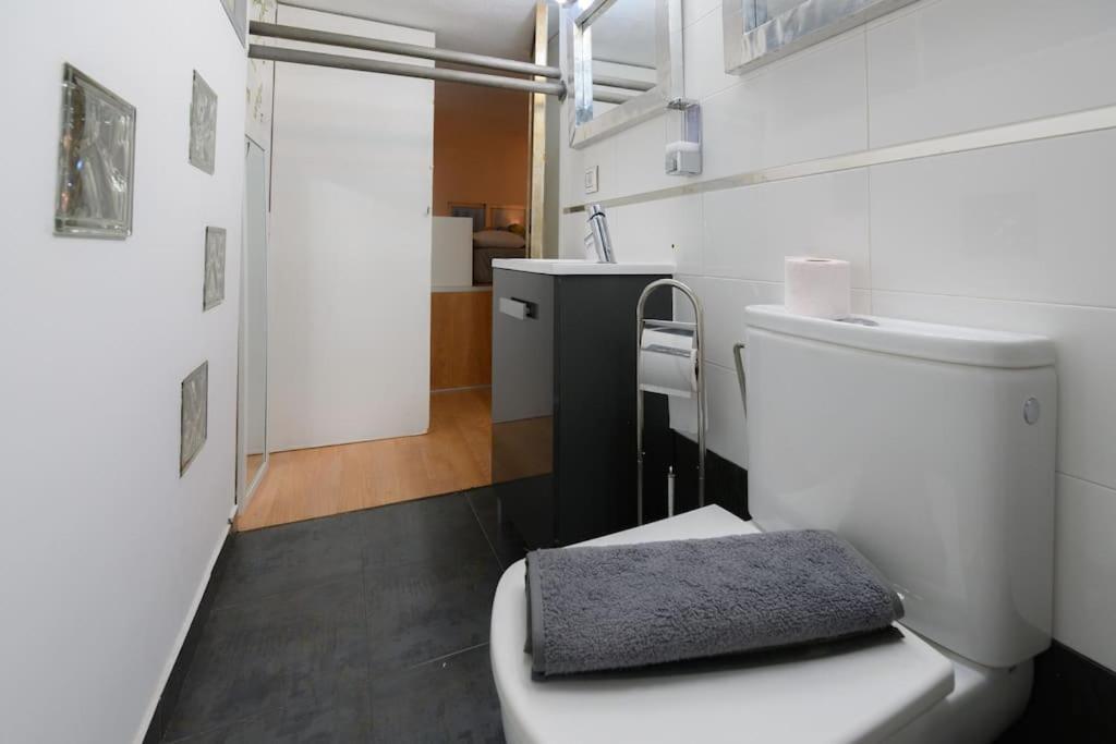 דירות מדריד Encantador Apartamento Temporal Centrico Con Patio Privado Mpe51 מראה חיצוני תמונה