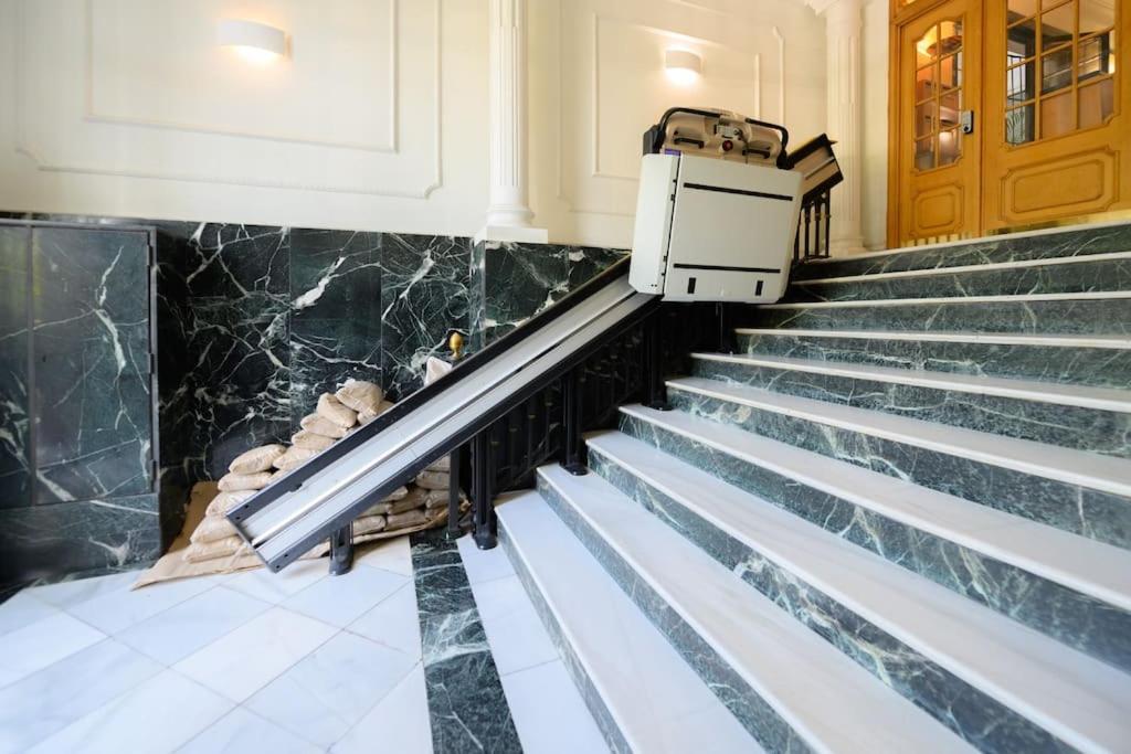 דירות מדריד Encantador Apartamento Temporal Centrico Con Patio Privado Mpe51 מראה חיצוני תמונה